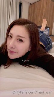 新来的御姐小少妇镜头前被狼友调教，全程露脸情趣白丝诱惑，揉奶玩逼听狼友指挥，特写展示道具自慰呻吟不断第03集